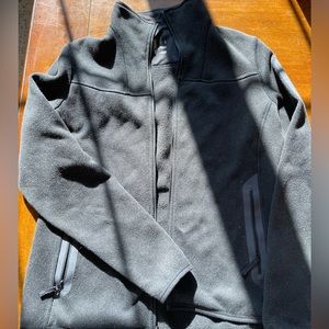 Arcteryx women’s large zip up jacket - covert cardigan